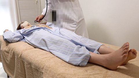 Forbidden electrocardiogram test on a beautiful female college student with beautiful breasts [sexual harassment/physician]