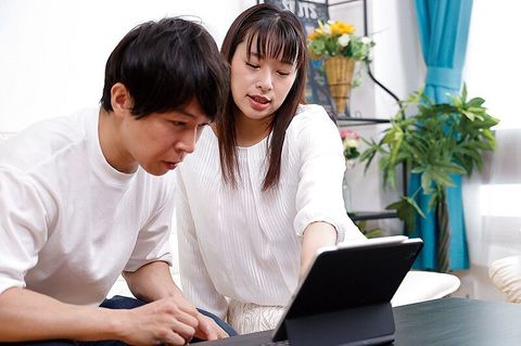 突然の豪雨でズブ濡れ… 帰れなくなった憧れの家庭教師 春菜はな