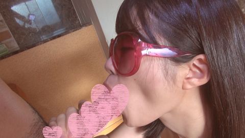 【個人撮影】極上神ボディの***にサポしておじさんのギンギンチ〇コをゆっくり丁寧にご奉仕させてきました。小さな手と小さなお口で恥ずかしそうに責めてくれる顔がめちゃ可愛かったですｗｗ