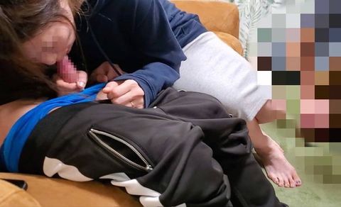 【個人】うなだれる旦那の前で童貞の反り上がった一物を入れられ喘ぐ人妻、、その後ビ○クを使い、、、