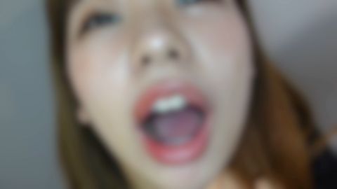 輝く笑顔の20歳のJD。純粋な*系**が大きく頬張り深く咥えるねっとりフェラで大人の汚れたチンポをジュボジュボ即ごっくん※レビュー特典は4K高画質