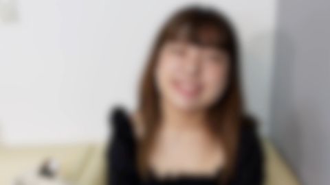 輝く笑顔の20歳のJD。純粋な*系**が大きく頬張り深く咥えるねっとりフェラで大人の汚れたチンポをジュボジュボ即ごっくん※レビュー特典は4K高画質