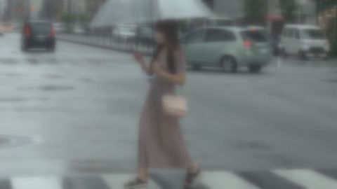 突然ですが、抜いてもらえませんか？「ちょっと天然な帰国*女が、車内で抜いてくれた」フェラする女　009