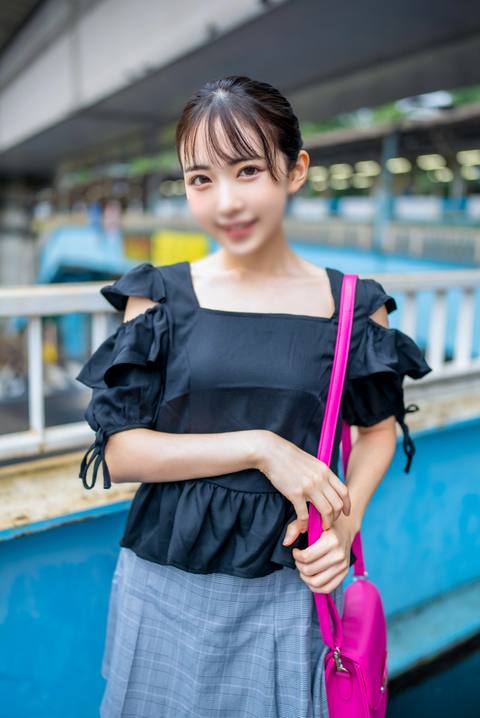 顔出し！素人**大生 ひかるちゃん20歳 超が付くほどのカワイイ清楚ガールをガッツリガン攻め！感度抜群の激エロ乳首が一生勃ったまま何度も昇天