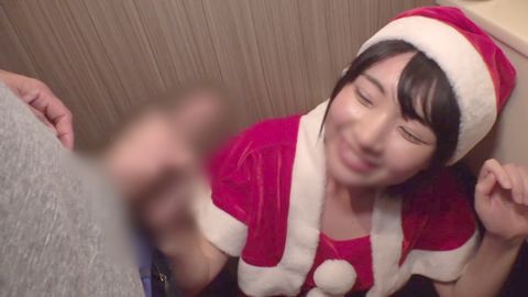 【素人・個撮】童顔Fカップナースがエロサンタコス！巨根を小さなお口で一生懸命咥え込む！