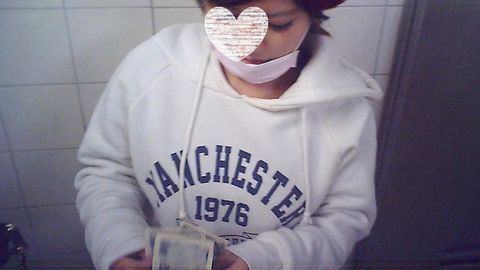 ≪援撮04≫19歳短大生/公衆トイレ唾手コキ胸射(眼鏡型カメラ)
