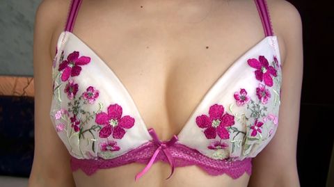 《個撮》可愛いドM彼女の感度抜群ビンビン勃起美乳首と4回連続オーガズム!!