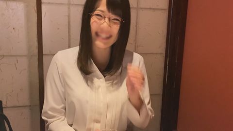 【パイ神様・降臨】未体験の感触「モミモミが止まらない」オトコをダメにする奇跡のデカパイめがね**【中出し＆パイ射】