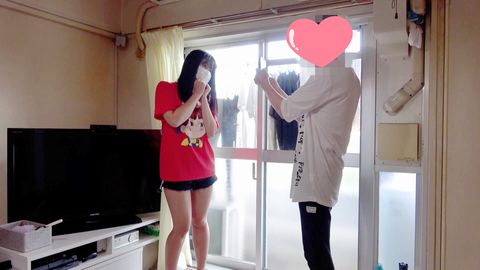 元地方アイドルの新妻コスプレイヤーが家に遊びに来たから旦那に内緒でゴム無しセックスして勝手に種付け中出し