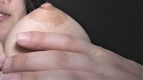 【初出し】[着エロくっぱぁ～ダンス]＜G乳ムチエロ*(18)＞生見愛瑠(めるる)似×パンティくいこみはみ土手肉ｗコス着衣膣穴おっぴろげ～！ローアン特化超接写豪華プレ付