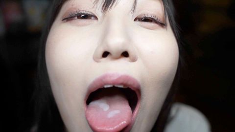 【坂道系即フェラ】坂道系アイドル級美女がしっかり見つめて即フェラごっくん　ごっくん面接　