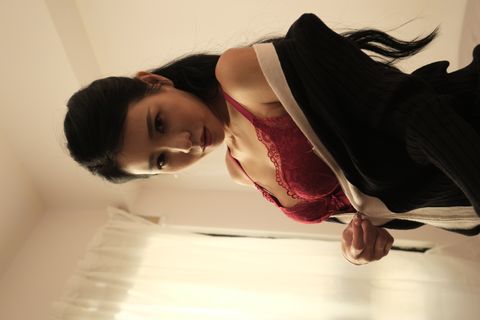 アルバム　美人熟女人妻が求めるのは、燃えるような