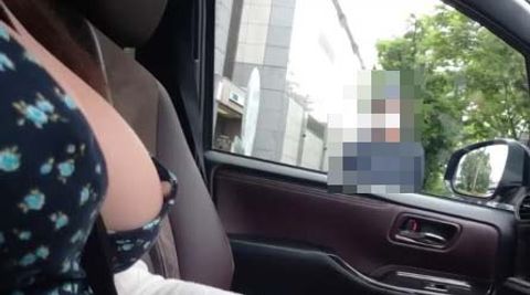 両乳出して助手席の窓を全開、交差点を左折する課題（後編）