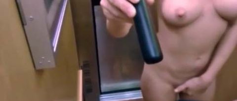 トランジット空港のホテルで。
