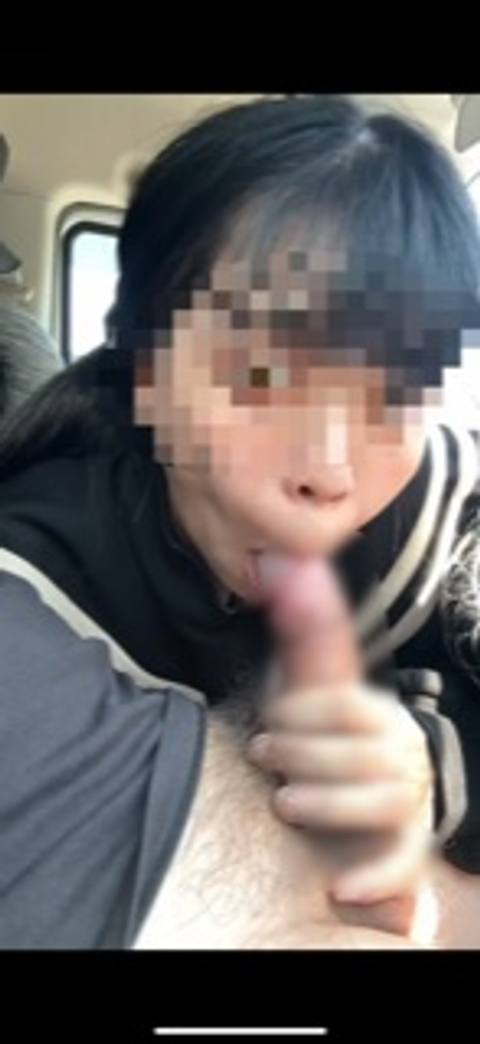 【不倫寝取られ人妻　昼車内フェラ】露出　調教　車内　NTR  不倫　素人　オリジナル動画　個人撮影　寸止め　手コキ