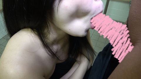 【個撮55】生活保護貧困シン**☆生活のために公衆トイレでフェラチオ口内発射【おまけ付】