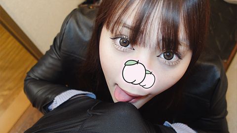 仁王立ちフェラ#25 同棲してる彼女がいないので家に女友達を呼んだら即尺ごっくんしてくれました
