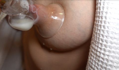 ♪蔵出し映像放出♪ ２部構成(妊婦＋ミルク)♪♪  Riaちゃん 18歳 爆乳Hカップ Gal 妊婦時代 ＋　産後10か月頃に撮影したマニアックなミルクプレイ満載映像　必見です♪♪
