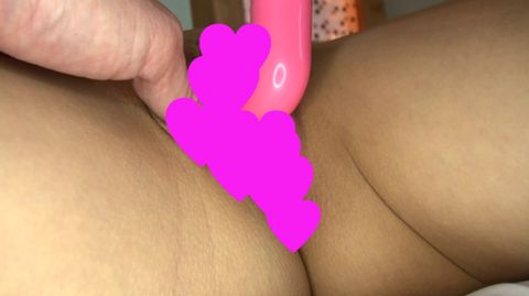 【***イタズラ動画】酔っ払って意識のない彼女の敏感マ○コを執拗に…