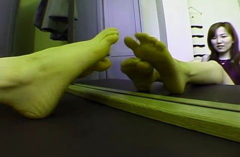 【足裏ふぇち】華月そら（21）足のサイズ23.0cm★お手入れしても臭っちゃう★足裏を見せる女★⑧