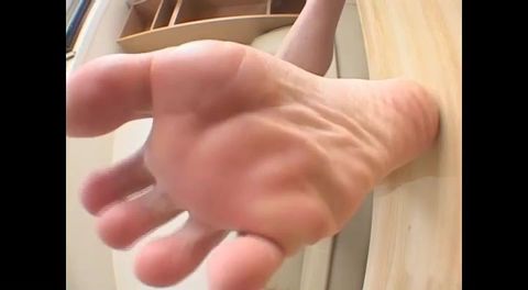 【足裏フェチ】★足裏を鑑賞★臭そうな足裏がなんとも言えない★★
