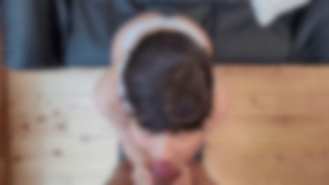 独特の雰囲気を醸し出す天然*　いきなり喉チンコフェラをカマしてくる技巧派口マンコ　1週間溜めた明らか臭いザーメン2発を喜んでごっくん※レビュー特典は4K高画質