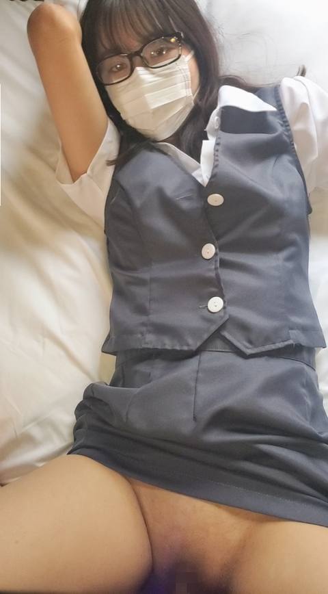 ※美人事務員、仕事中こっそり抜け出しセックス