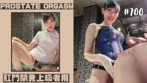 ペニバンを挿入しながら真っ赤な蝋燭を垂らす