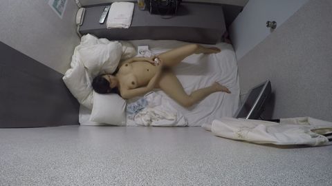 【**】清楚系のむっちりしたお尻の美女がオナニーに夢中になっていました。 妄想しながらのオナニーでおまんこからグチョ音を出しながらイクっ♥