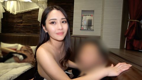 【無】久しぶりに会ったセフレとのハメ撮り！ドレスが可愛かったので盛り上がってソファで生ハメSEXししちゃいました。