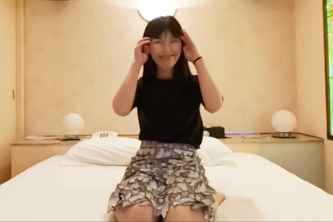 ピタコス競泳水着　人妻果歩　ヌルヌル競泳水着のエロい感触に何度もイッチャウの！