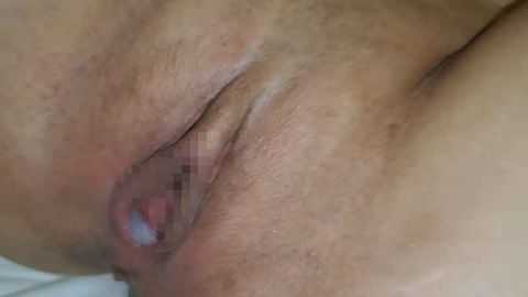 【個人】長身スレンダーなつゆだく美人妻を街で確保と人が迫る機械の中で。。身体を赤らめ、感じながらも拒否するその手を払いのけながら大洪水再び。