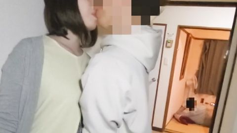 【個人】デカ尻女　融資後逃げていた女を発見。旦那のいる自宅でこっそり巨根で**