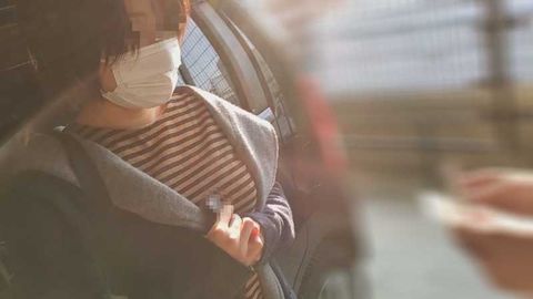 20分【個人】思い出の車で喉奥に射精される…激しく抵抗するも虚しく***放心状態の奥さん