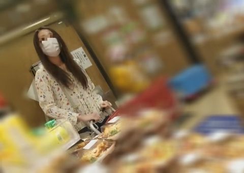 ２度目の訪問【個人】社宅妻の美魔女に買い物帰りから自宅に訪問。旦那の帰宅前に他人棒で膣奥に*宮に他人汁を吸い込ませ孕ませる。