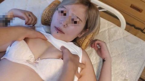 【本日限定！顔晒し】**〇くざの美人妻。****を預けている間に訪問。出産で緩んだ膣内に精*を続けざまに注ぎ込み汚す