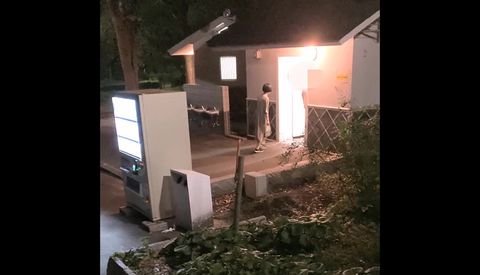 【肉勉器in男*便所】夜の公園で見知らぬ男たちを誘い込み危険日中出し連発の快楽を貪る。どこまでも堕ちる最低の人生を送るガリ勉真面目っこ