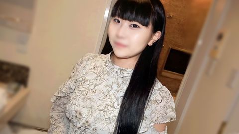 【無】ウブで少し天然系の19歳大〇生とのハメ撮り！エッチなことは大好きだけど純粋な***♡おじさんザーメンをごっくんさせてお風呂とベッドで大量中出し！※レビュー特典／高画質版