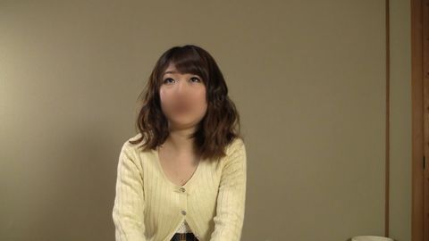 【素人個撮】清楚なお*さんを**てエッチな撮影。裸でオマンコに電マ当てられて感じまくり。