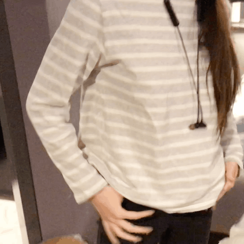 【衝撃！！】池袋のアニ○イトで歌い手の本を読んでいた女のこをひん剥いたら乳首が陥没で驚くほど剛毛　PART1