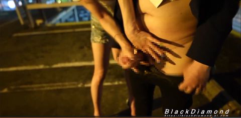 ドMな変態痴女妻の野外鬼寸止め手コキ~M心を熟知な妻が焦らしでM男を翻弄する~素人リアル夫婦の個人撮影