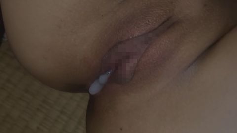 【個人】昼下がりの団地妻　想定外のデカチチを揉みまくる。まだ明るい時間に高架下で喉奥を**、**のいる隣の部屋で他人棒で中出し。そのまま全裸でバルコニーに放り出してみました。