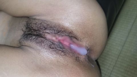 【個人】新規融資で訪問、自宅から旦那を追い出しFカップ妻を堪能。前後から他人棒を突っ込み、膣奥で孕ませ射精