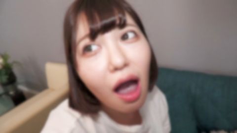 人見知りりさちゃん(23歳)恥ずかしがりながらもジュボジュボ音を立てるバキュームフェラごっくん。※レビュー特典は4K高画質