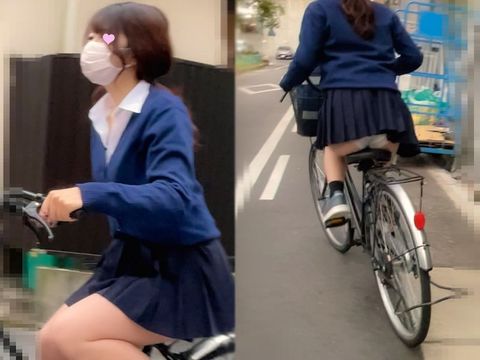 スカートずり上がり!それで立ちこぎはダメでしょ!!自転車パンチラ