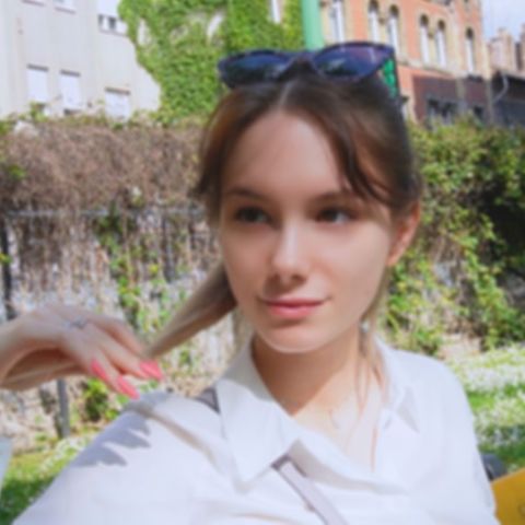 逸材！すっぴんの18才、リズちゃんホント一番かわいいです、身体もとにかく良い。たっぷりその**身体を堪能してから中出し。