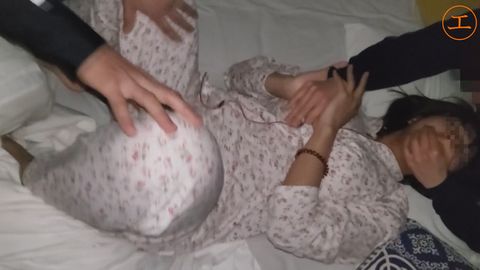 【個人】巨根の暴走　Fカップ妻、家の鍵を持ち帰り旦那の夜勤の隙に潜入プチ３P　他人汁２連発で顔面を汚される。※汚した顔面はきれいに洗ってあげました