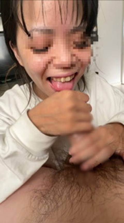 【不倫寝取られ人妻　自宅で不倫フェラチオ口内射精】人妻　不倫　寝取られ　NTR  フェラ　口内射精　素人