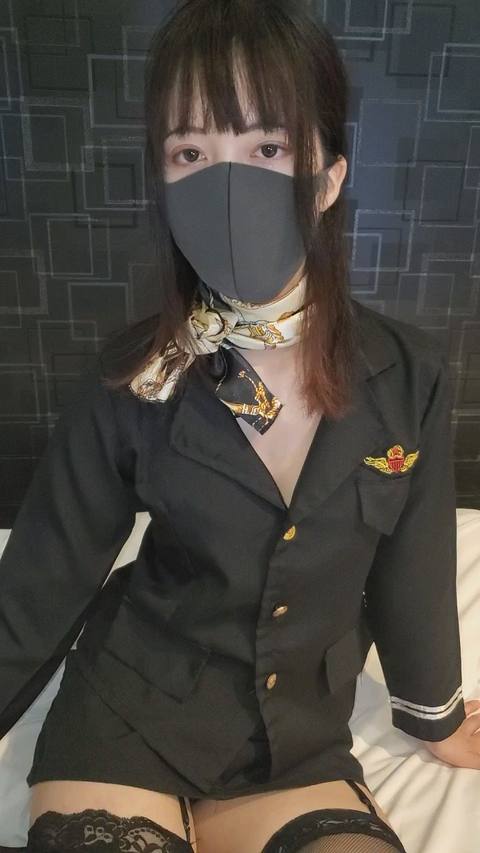 どすけべ黒ガーターストッキングのCAハメ撮り