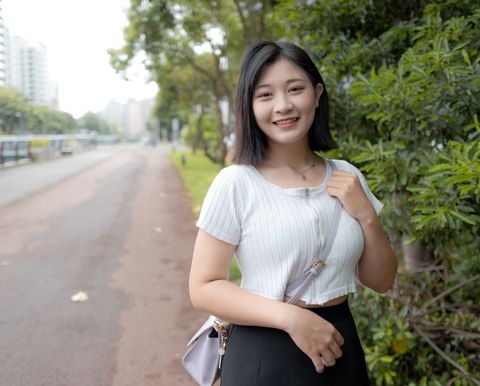 【無修正】20歳**大生の青春無敵色白ボディ。ヘンタイカメラマンとの不〇徳な性愛に興奮！狂わせるKISSとセックス。